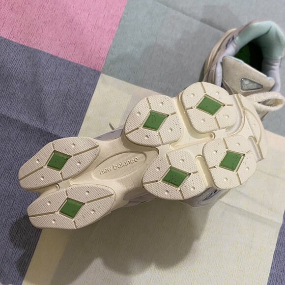 New Balance 9060 Men's Beige & Grey Sneakers - Picture 7 of 9